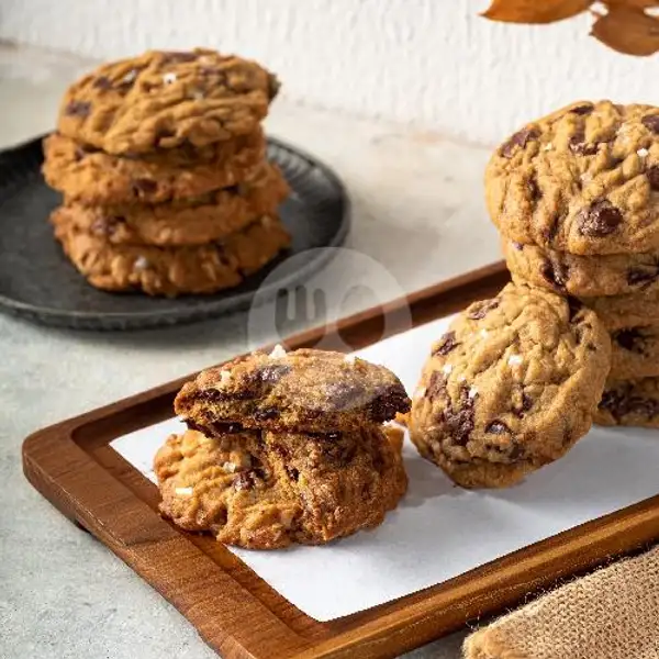 Jumbo Walnut Chocochip Cookies | Nude Coffee And Cookies, Jembatan Merah