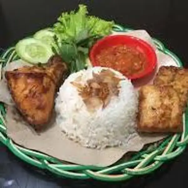 Nasi Uduk Ayam Goreng | kedai ibu titin