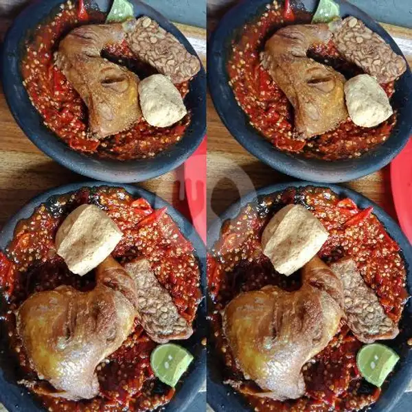 Ayam Goreng | Wr. Delia Putri, Kuliner Baiman Fly Over