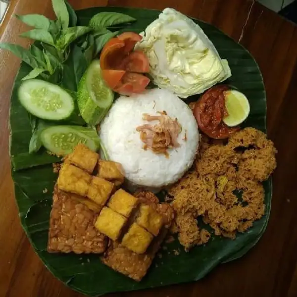 Paket Tahu Kremes(Es Teh) | Ayam Geprek Nyinyir, Baiti Jannati