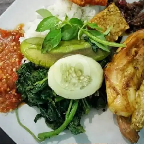 Tempong Ayam Goreng Jumbo Complit Tanpa Nasi | Lalapan Ayam Taliwang Hj.Riyati