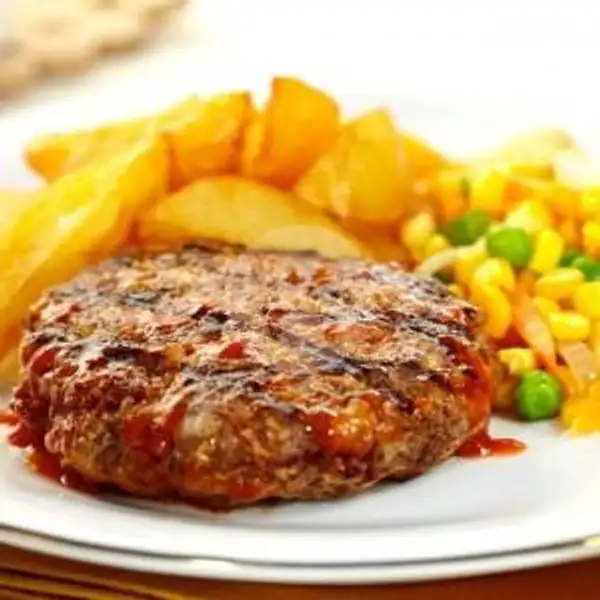 Steak Beef Patties Free Moccino Hangat | Burger & Roti Bakar Bening, H. Sulaeman