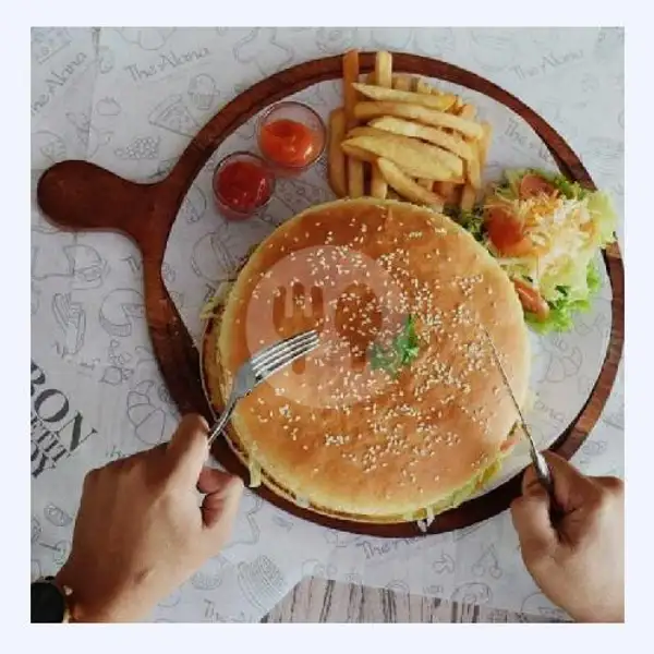 Monster Burger. | Alanuts, Jl. Palagan