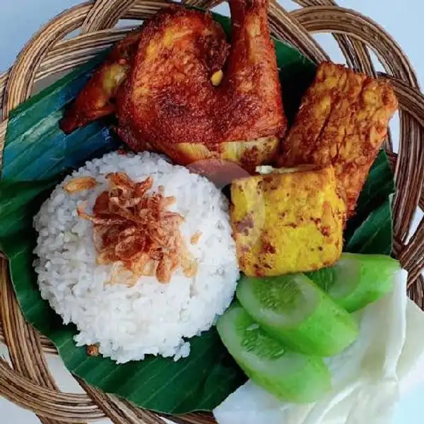 Spesial Nasi AYAM PEJANTAN  goreng + Sambal Lalapan | Depot Makan Yoenz, Tentara Pelajar