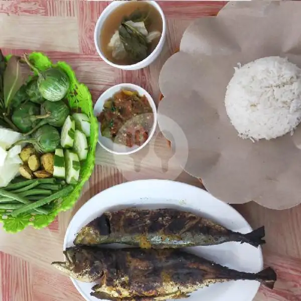 Paket Ikan Bakar Bekerek (Laut) | Pondok Makan Yuk Wenny