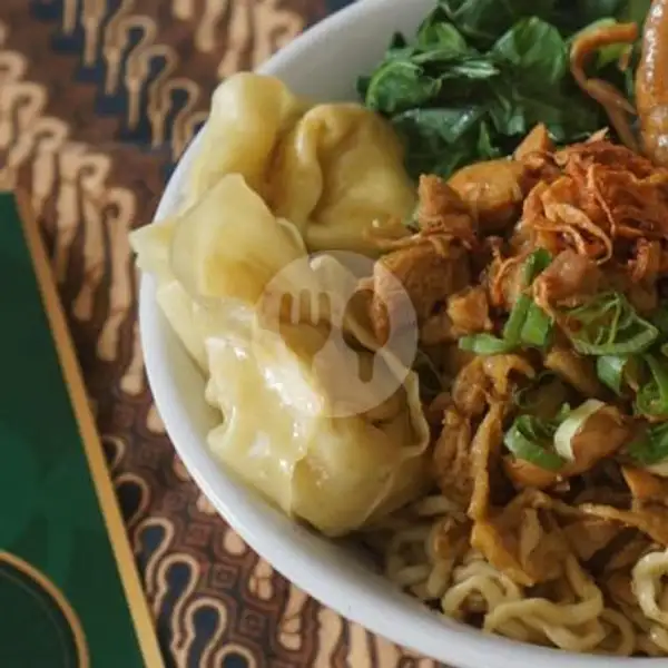 Mie Ayam Solo + Pangsit Rebus Isi Daging Cincang | Warung Pak Eddy Kebon Sirih, Menteng