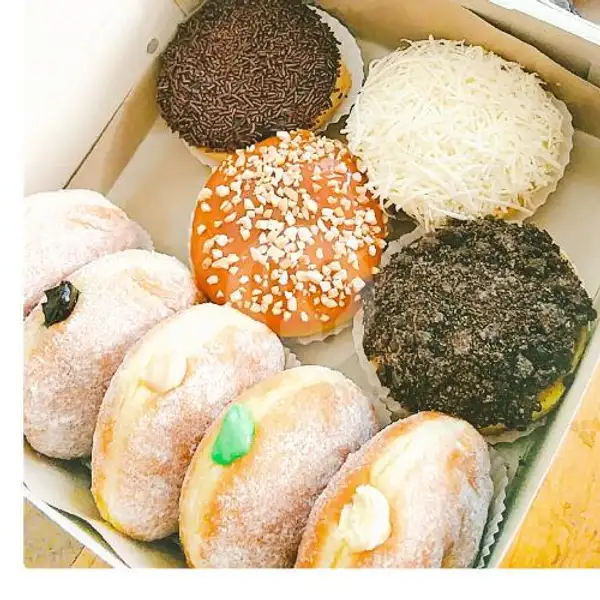 Bombolonis + Donuts 10pcs Mix B | Milk & Honey Bakery, Denpasar