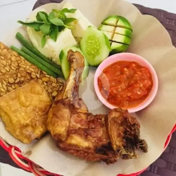 Ayam Lunak + Nasi + Sambal | Warung Anggita, Kelapa