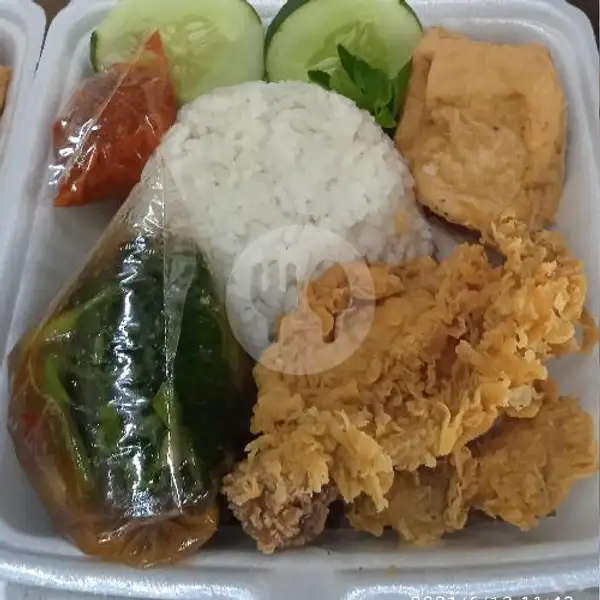 Nasi Ayam Cah Kangkung | Angkringan Latar Omah Bakol Banaran, Dr Sutomo