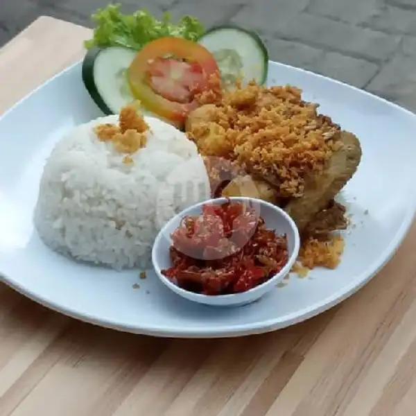 Nasi Ayam Kremes Big Size | Warung Mama Citra Kota Tegal, Margadana