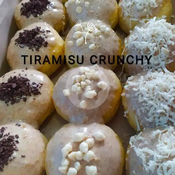 TIRAMISU CRUNCHY + TOPPING isi 9 | Donat Yok, Bukit Raya