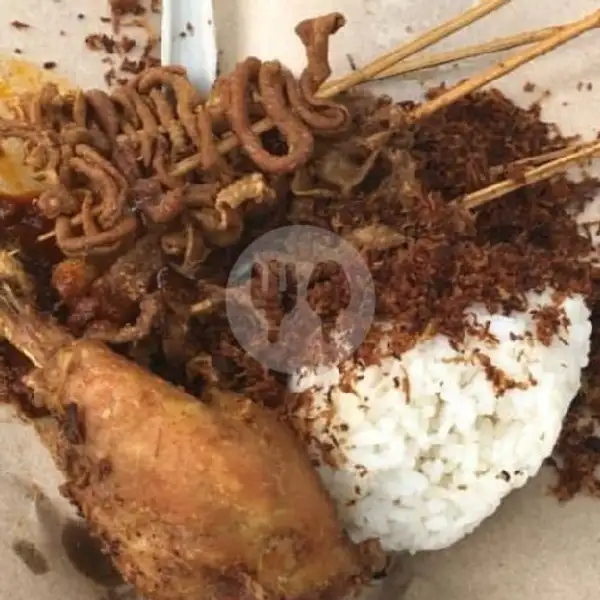 Nasi Ayam Goreng Lengkuas + Usus Ampela Goreng | Sego Kulit Surga, Denpasar