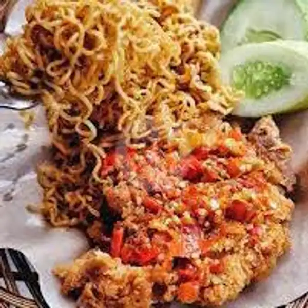 Indomie Goreng + Ayam Geprek | Ayam Geprek Farish, Tlogosari Kulon