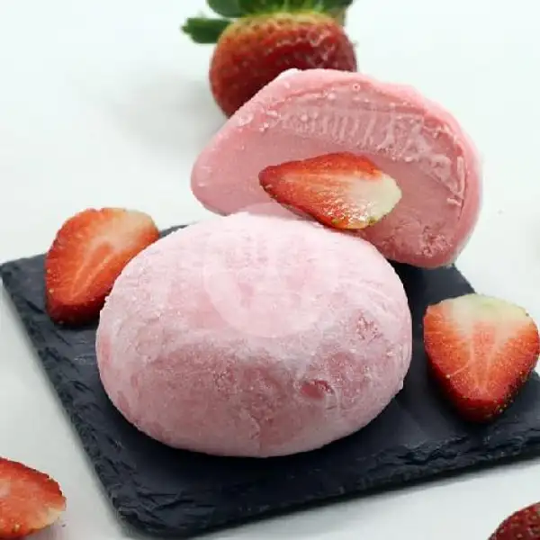 Ice Mochi Strawberry 1pcs | Love Dimsum, Rancasari