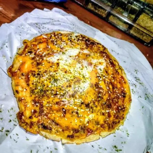 Pizza Egg Crunchy Medium | ST Factory, Waru