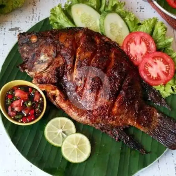 Ikan Gurame Bakar | Tahu Tek & Ceker Ndower Nagihi, Berbek
