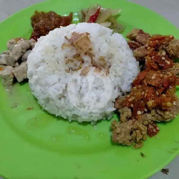 Nasi Campur Sosis Geprek | Warung Makan Sosro Sudarmo, Nongsa