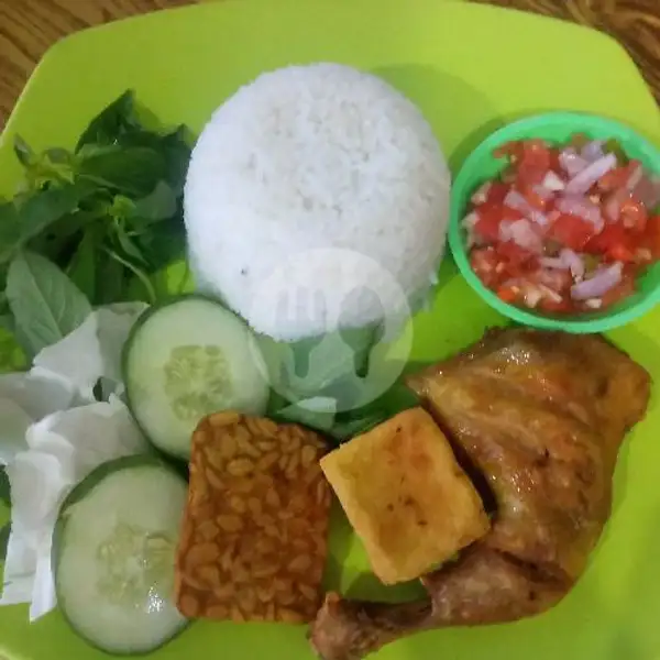 Ayam Penyet Sambel Mentah | Warung Sunda Ayyu Queen, Puri Selebriti Residence