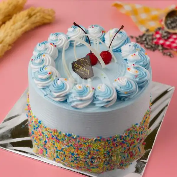 Vanilla Cake 16 cm | Nairayya Bakery