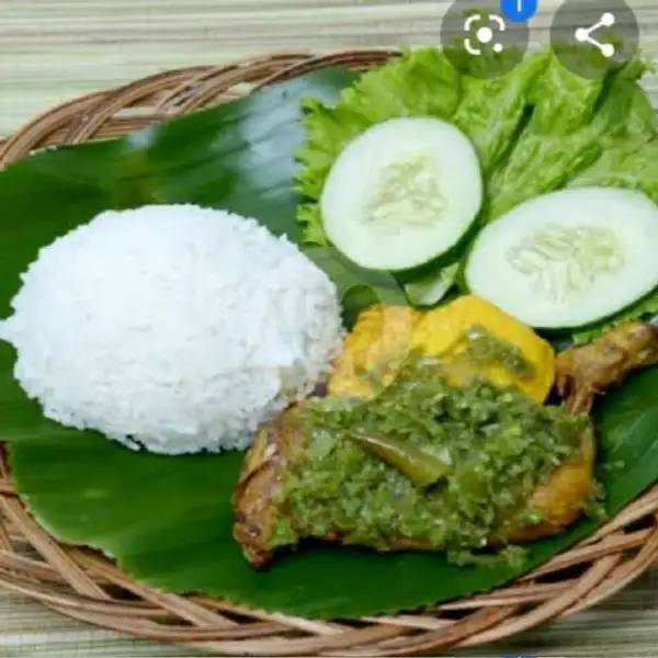 Nasi + Ayam Geprek Sambel Ijo + Tahu Tempe | Stasiun Food, Cilengkrang