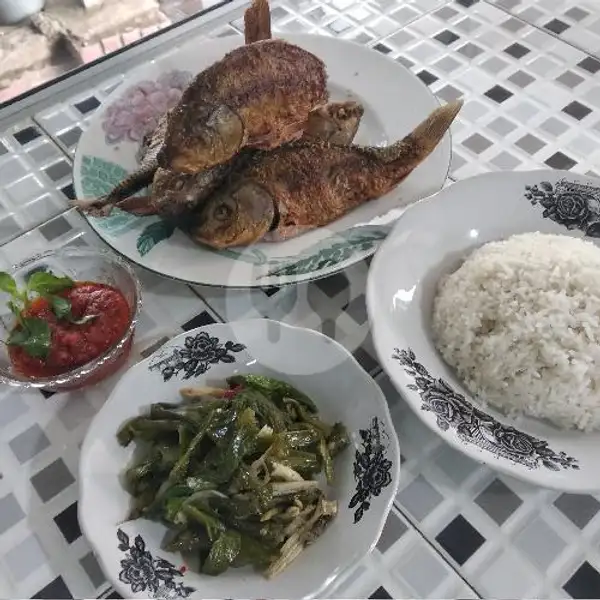 Ikan Mas Goreng + Nasi | Warung Soto Mbak Nur, P Tirtayasa