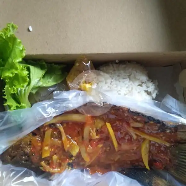 Nasi Gurame Bakar 3 - 3,5 Ons | Alvina Seafood Khas Semarang, Bukit Kecil