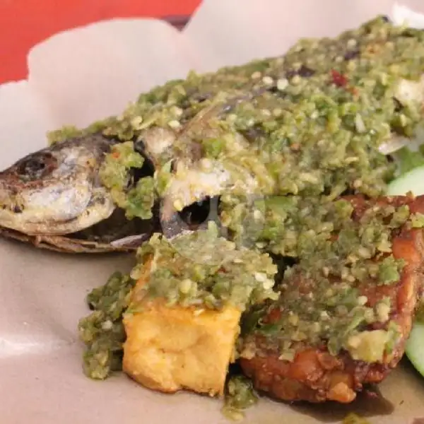 Ikan Sambal Ijo | Lontong Sayur Dan Nasi Lemak Mimi, Batam Kota