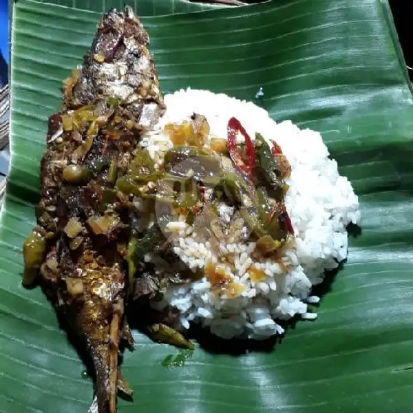 Nasi Ikan Panggang Pedes | Pawon Ibu Yanti Khas Pekalongan, Kol Sudiarto