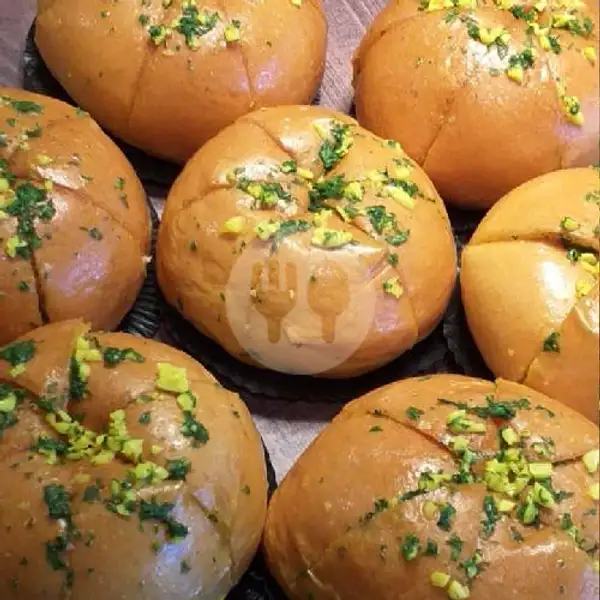 Korean Garlic Cheese Bread | Breaddii Bakery, Klojen