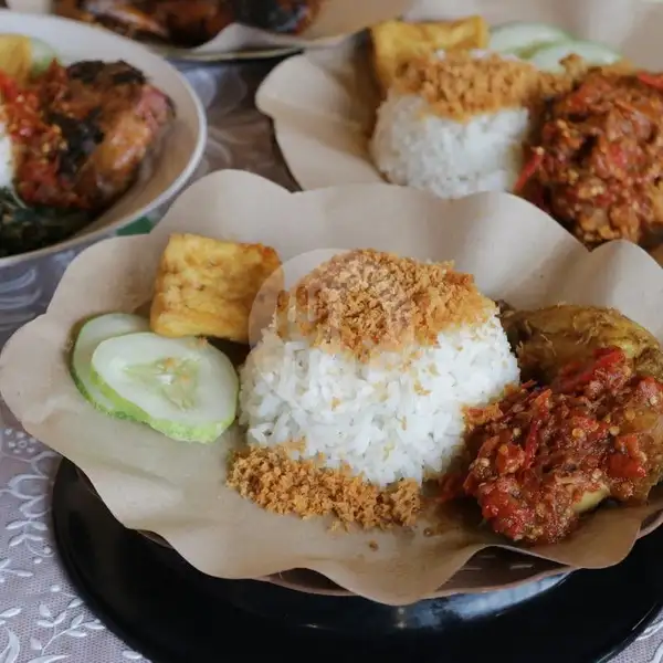 Ayam Kepruk + Nasi | Ayam Goreng Nelongso, Mulyosari