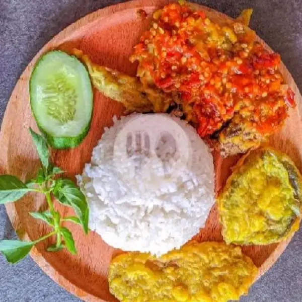 Ayam Penyet Asli Sper Pedas | Mie Aceh Indah Cafe, Deli Tua