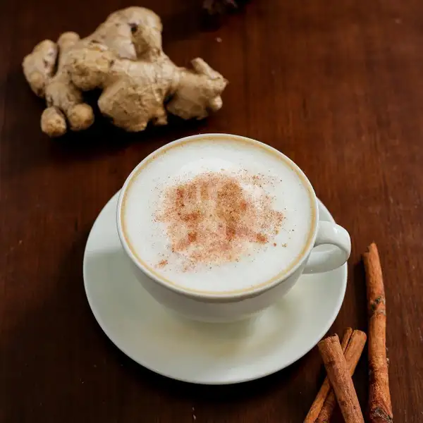 Hot Cinnamon Red Ginger Latte | Coffee Bean & Tea Leaf, Grand Indonesia