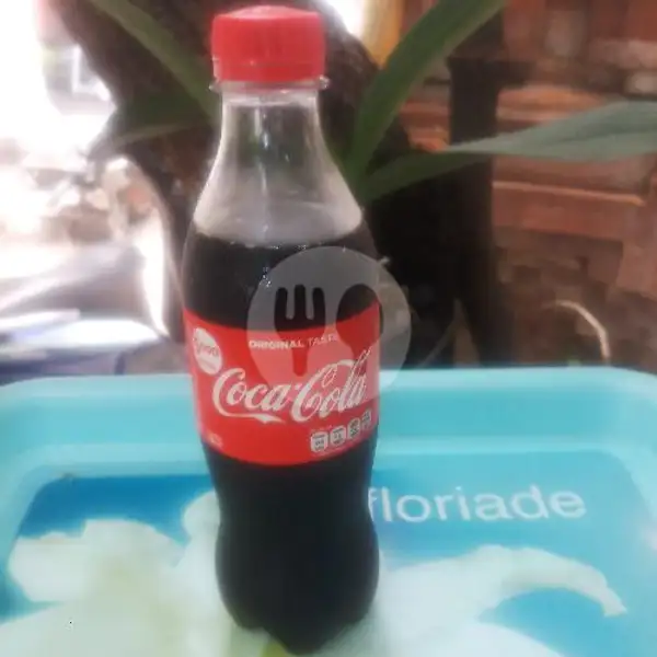 Coca Cola 390 Ml | Babi Guling Swari, Denpasar