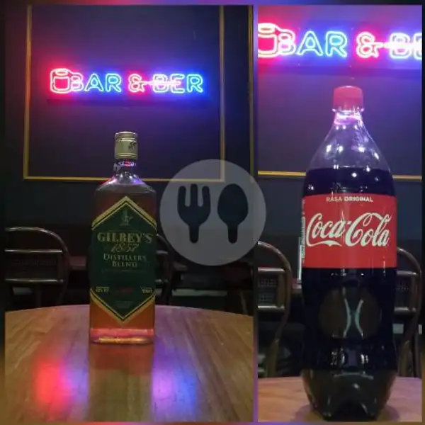 Gilbeys Whiskey + Coke Pet | Bar & Ber, Jl. Kalimalang Raya