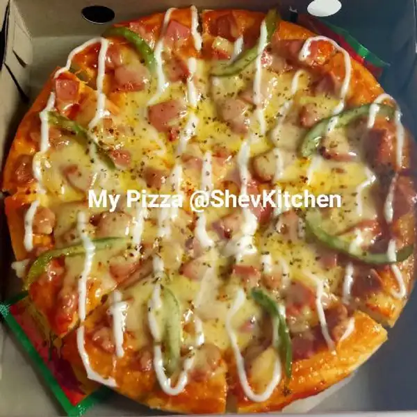 Pizza Sosis Mozzarella MEDIUM Size 22. | Pizza & Ayam Penyet Shev Kitchen, Kepudang Barat