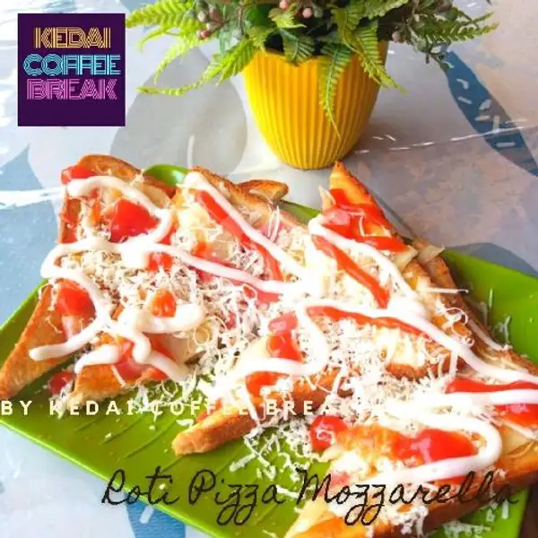 Roti Pizza Mozzarella | Kedai Coffee Break, Curug