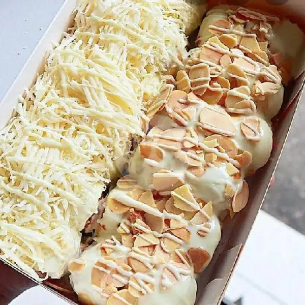 Vanilla Cheese Almond | Nugget Pisang 23.24, Batam Kota