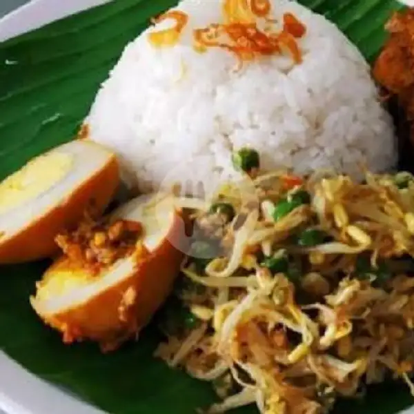 Nasi Sayur Urap Telur Bali+Tahu Tempe Ikan Asin+Peyek | Nasi Urap 99, Wiyung