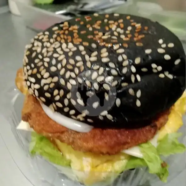 Black Burger Beef Plus Chezzy Sedang | Black Burger Dan Kebab Al Rayyan, Bulak