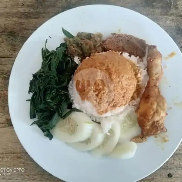 Nasi Ayam Goreng | RM Kurnia Jaya 2 Masakan Padang, Kayu Manis