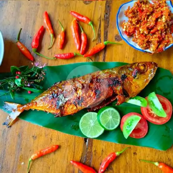 Kembung banjar bakar | Cumi dan Ikan Bakar Rezekimah Timana Weh, Cigadung