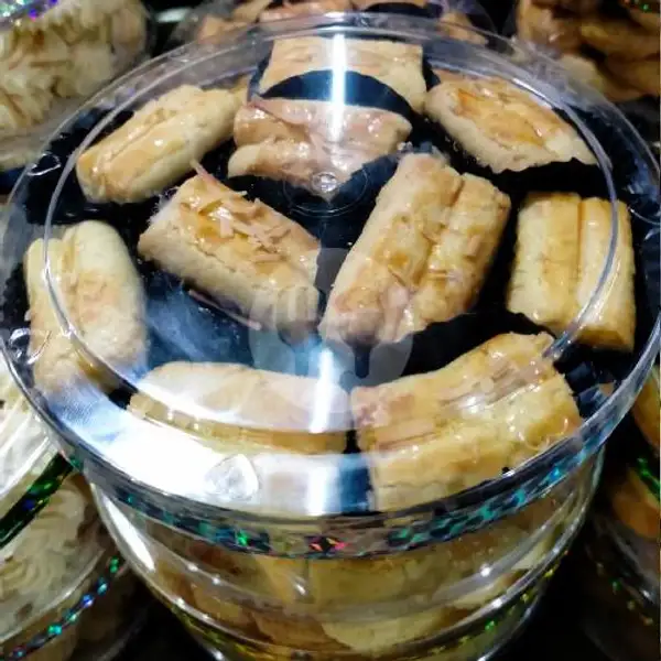 Kue Kastenggel Toping Keju | Kue Ulang Tahun ARUL CAKE, Pasar Kue Subuh Senen