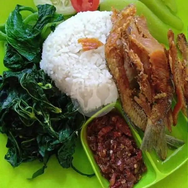 Nasi Lalapan Sudang Lepet | Warung Moyo Kuah Balung, Persada
