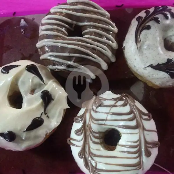 Donut Toping Coklat Glaze 1/2 Lusin | Warung Maya, Karang Anyar