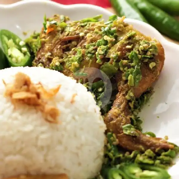 Nasi Uduk Ayam Penyet Paha Sambal Ijo | Nasi Goreng Aceh 21, Kebon Kacang