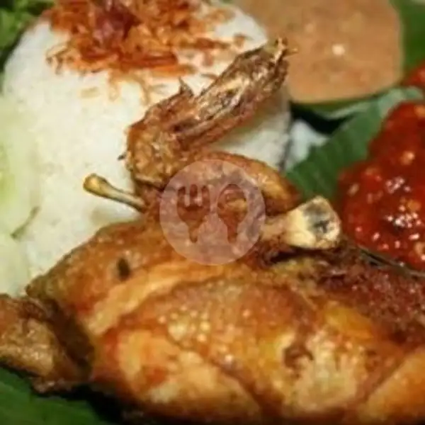Ayam Goreng + Nasi Uduk + Tahu Tempe | Pecel Lele Gg Awug 02, Cikambuy