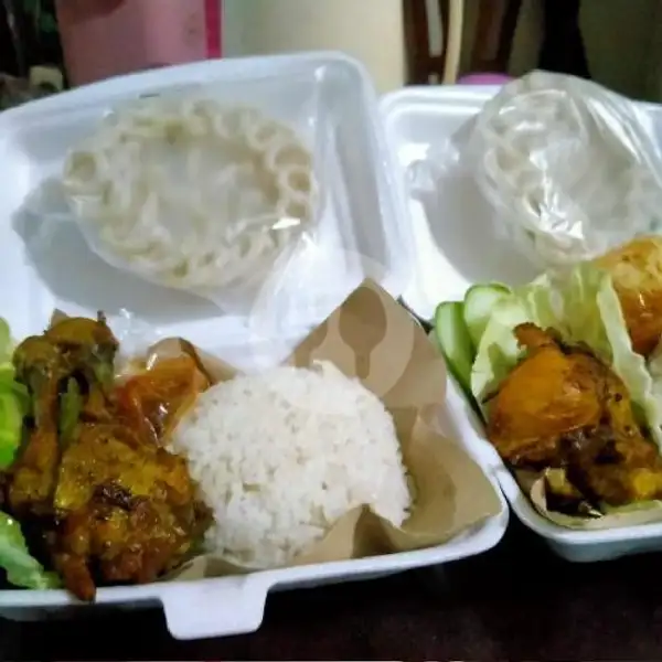 Dua Paket Ayam Goreng | Warung Bu Pri, Purwokerto Selatan