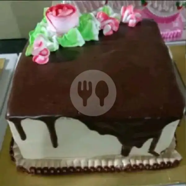 Kue Ulang Tahun Coklat Siram BungaKotak 15x15 | Kue Ulang Tahun ZHENNITA