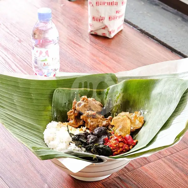 Nasi Bungkus + Kari Kambing + Air Mineral | Restoran Garuda, Palang Merah