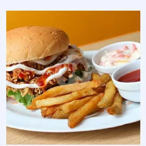 Crispy Chicken Burger With French Fries | Nuna Kitchen, Sepatan